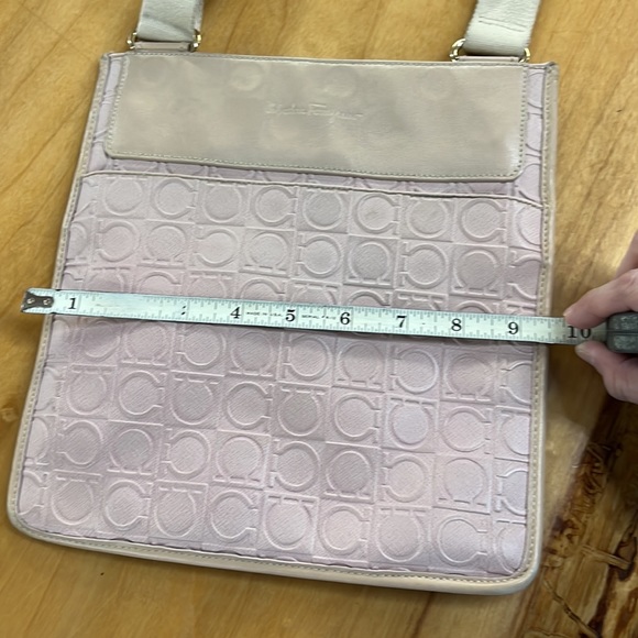 Pink Ferragamo crossbody - Picture 13 of 15